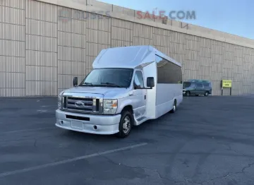 Picture of 2016 Ford E-450 Shuttle Bus