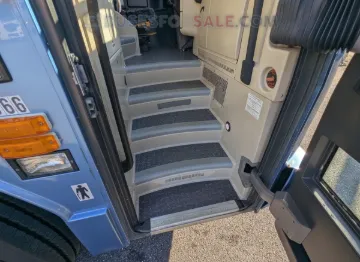 Picture of 2009 Prevost H3-45 Motor Coach Coach Bus