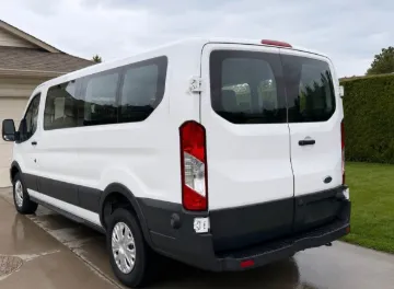 Picture of 2019 Ford E350 Super Duty Passenger Van