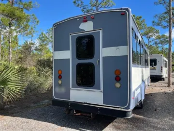 Picture of 2013 International 36 Pass Mid Size Bus