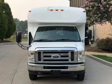 Picture of 2013 Ford E350 Starcraft ADA Shuttle Bus