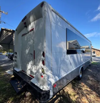 Picture of 2015 F550 Starcraft Xl Shuttle Bus