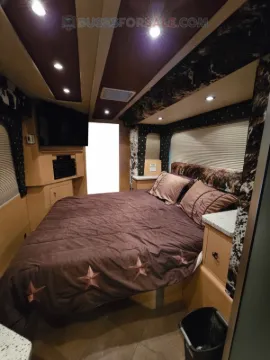 Picture of 2003 Prevost XLII Motorhome