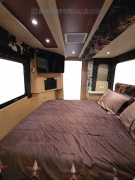 Picture of 2003 Prevost XLII Motorhome