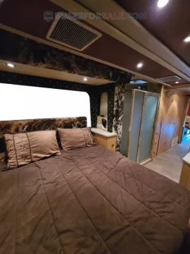 Picture of 2003 Prevost XLII Motorhome