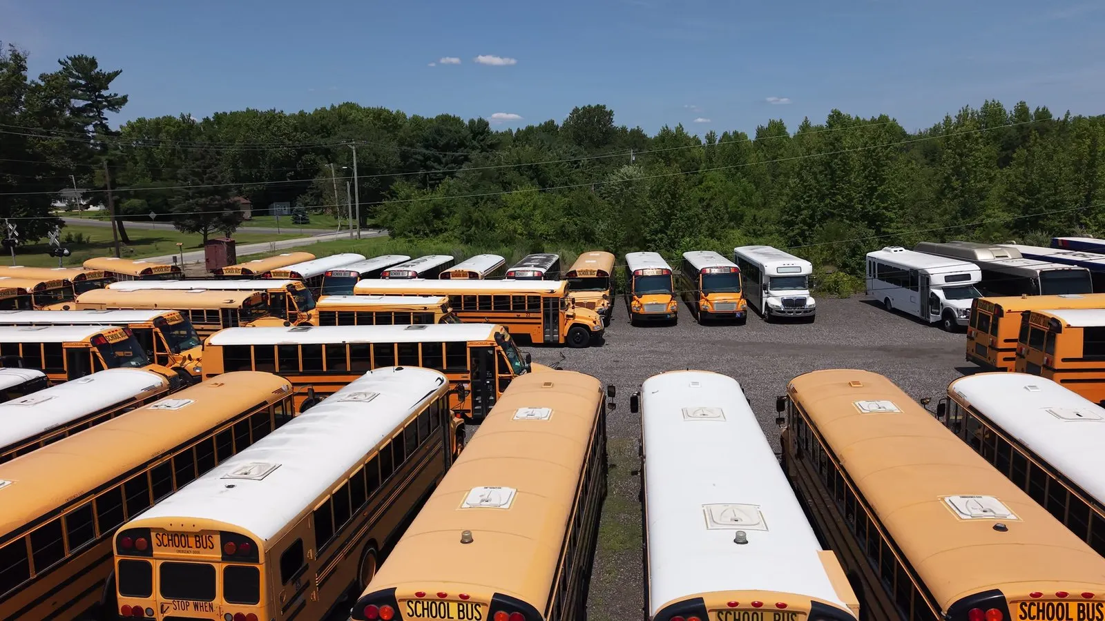Auction or Dealer: What a Bankruptcy Bus Auction Really Tells a Used-Bus Buyer
