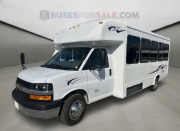 Picture of 2026 Chevrolet 4500 Starcraft Shuttle Bus