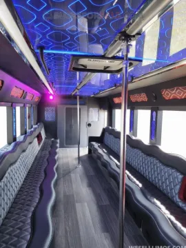 Picture of 2022 Ford F-650 Limo & Party Bus