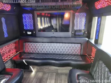 Picture of 2022 Ford F-650 Limo & Party Bus