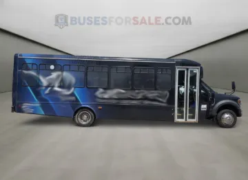 Picture of 2019 Ford F550 Starcraft Xl Shuttle Bus Mid Size Bus