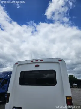 Picture of 2000 Freightliner Fb 65 Limo & Party Bus