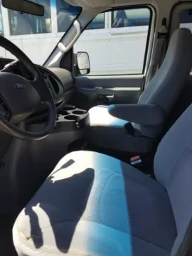 Picture of 2006 Ford Escord Passenger Van