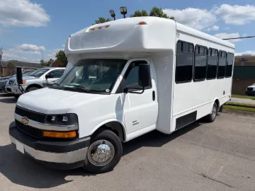 Picture of 2026 Chevrolet 4500 Starcraft Shuttle Bus