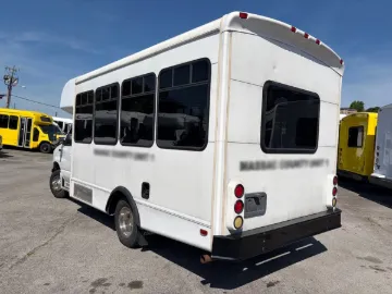 Picture of 2003 Ford E350 Starcraft Allstar Shuttle Bus ADA