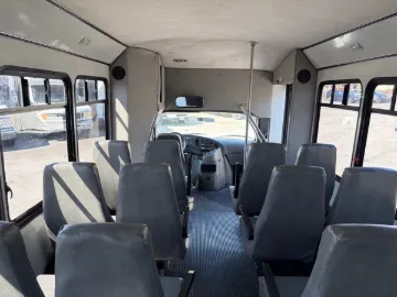 Picture of 2003 Ford E350 Starcraft Allstar Shuttle Bus ADA