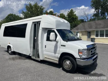 Picture of 2018 Ford E 450 Executive Shuttle