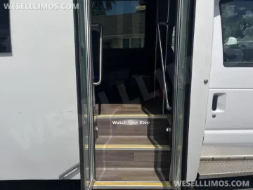 Picture of 2018 Ford E 450 Executive Shuttle