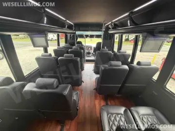 Picture of 2014 Freightliner M2 Grech Mid Size Bus