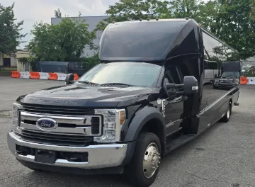 Picture of 2018 Ford F550 GM33 Executive Shuttle Bus