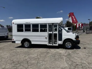 2006 Chevrolet Express 3500 2dr Commercial/Cutaway/Chassis