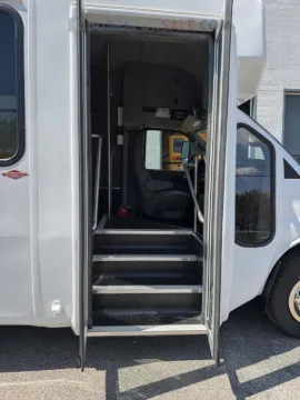Picture of 2024 Chevrolet Diamond Coach Vip 2500 Shuttle Bus