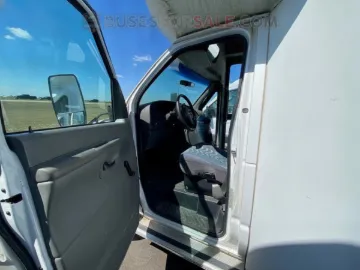 Picture of 2004 Ford E350 Starcraft Shuttle Bus ADA