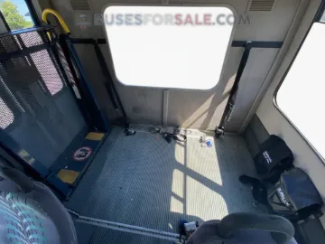Picture of 2004 Ford E350 Starcraft Shuttle Bus ADA