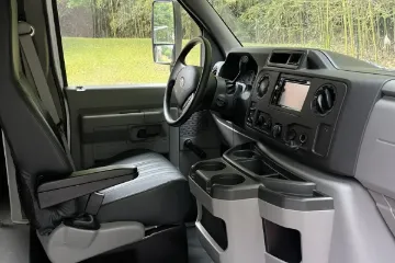 Picture of 2017 Ford E-450 Starcraft 25P 