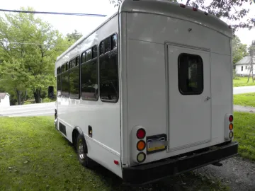 Picture of 2011 Ford E-350 15P Shuttle
