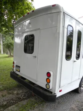 Picture of 2011 Ford E-350 15P Shuttle