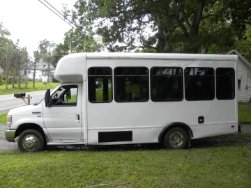 Picture of 2011 Ford E-350 15P Shuttle