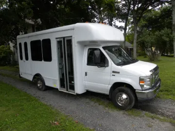 Picture of 2011 Ford E-350 15P Shuttle