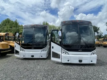 2025 MCI J4500 56P