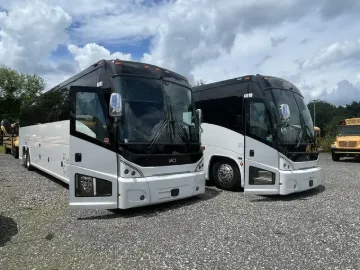 2025 MCI J4500 56P