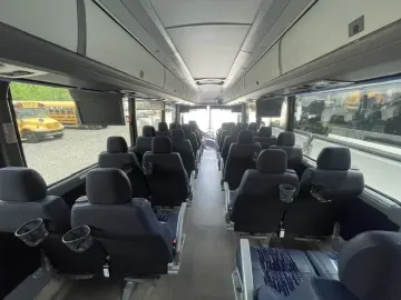 2025 MCI J4500 56P