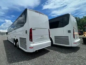 2025 MCI J4500 56P