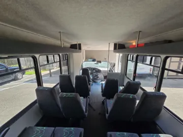 Picture of 2007 Ford E-350 Starcraft 14P