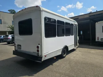 Picture of 2007 Ford E-350 Starcraft 14P