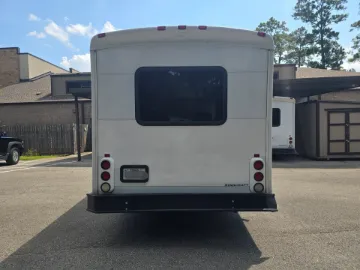 Picture of 2007 Ford E-350 Starcraft 14P