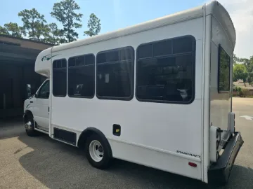Picture of 2007 Ford E-350 Starcraft 14P