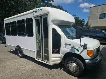 Picture of 2007 Ford E-350 Starcraft 14P