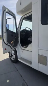 Picture of 2016 Freightliner S2 Shuttle Bus