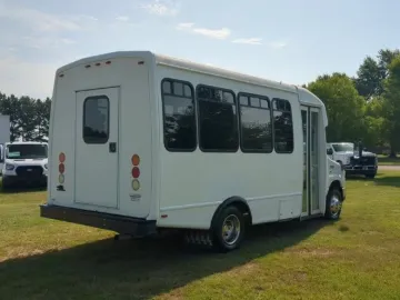Picture of 2013 Ford E-350 14P Shuttle