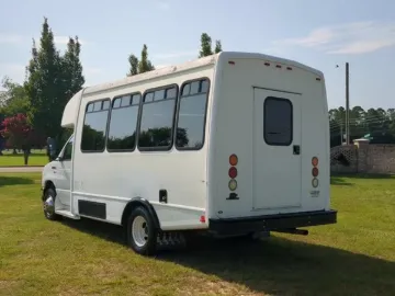 Picture of 2013 Ford E-350 14P Shuttle