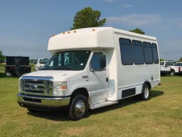 Picture of 2013 Ford E-350 14P Shuttle