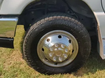 Picture of 2013 Ford E-350 14P Shuttle