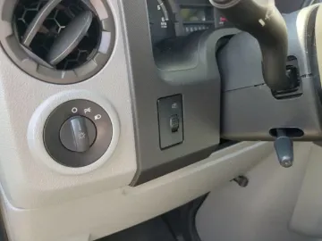 Picture of 2013 Ford E-350 14P Shuttle