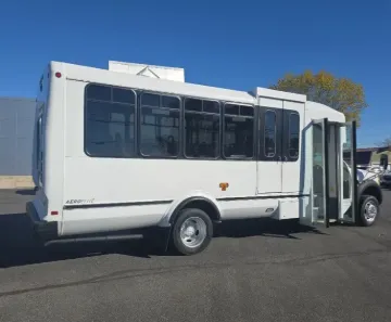 2017 Ford F-550 Eldorado 20P ADA