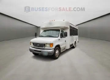 Picture of 2004 Ford E350 Starcraft Shuttle Bus ADA