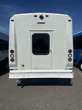 Picture of 2013 Chevrolet Express 4500 25P